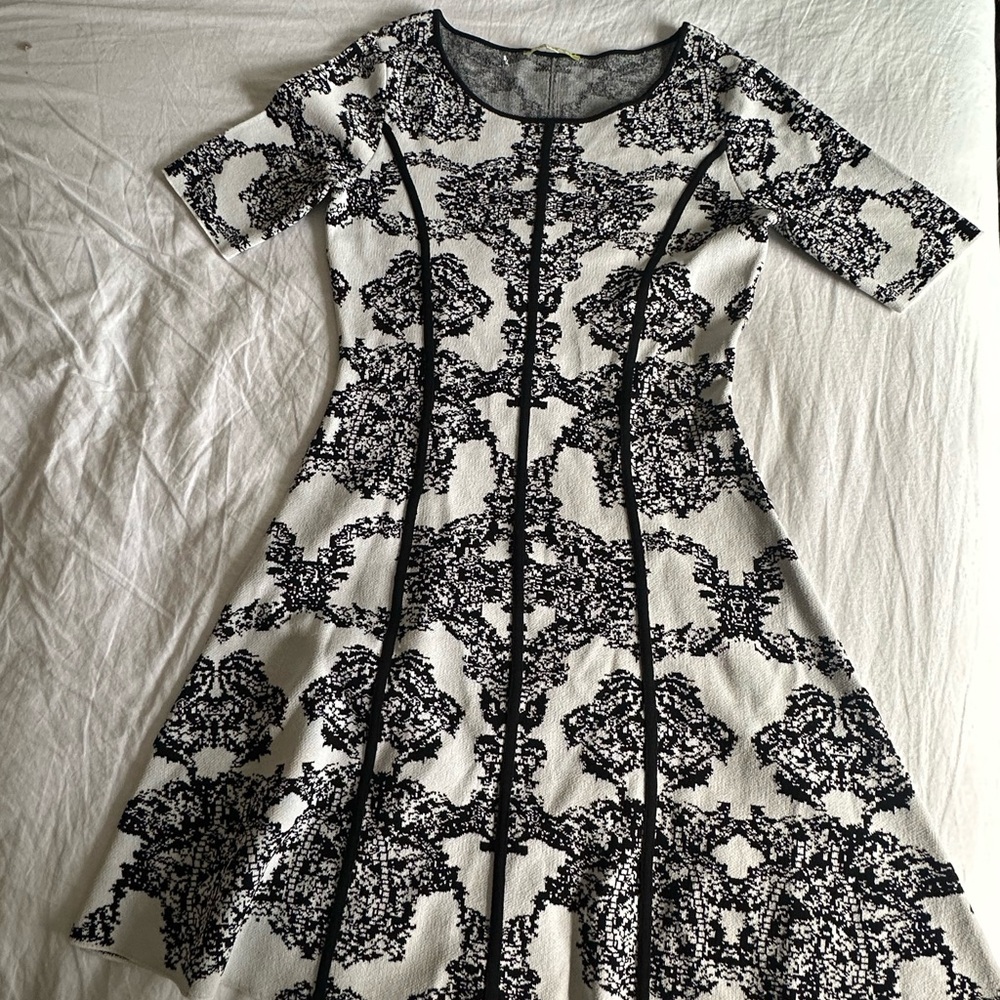 Gianni Bini Black and White Pattern Dress